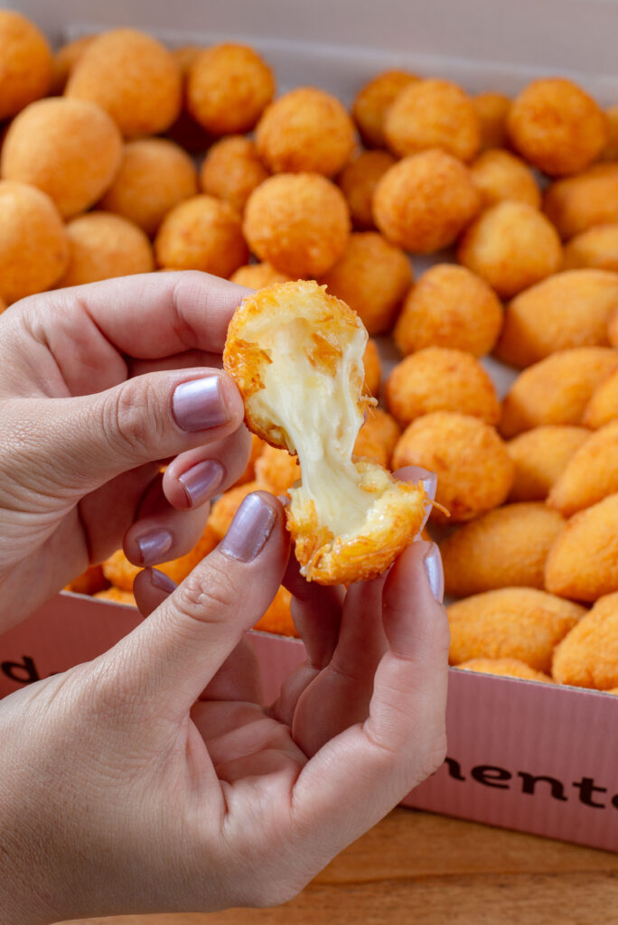 Bolinha de Queijo - Nair Salgados