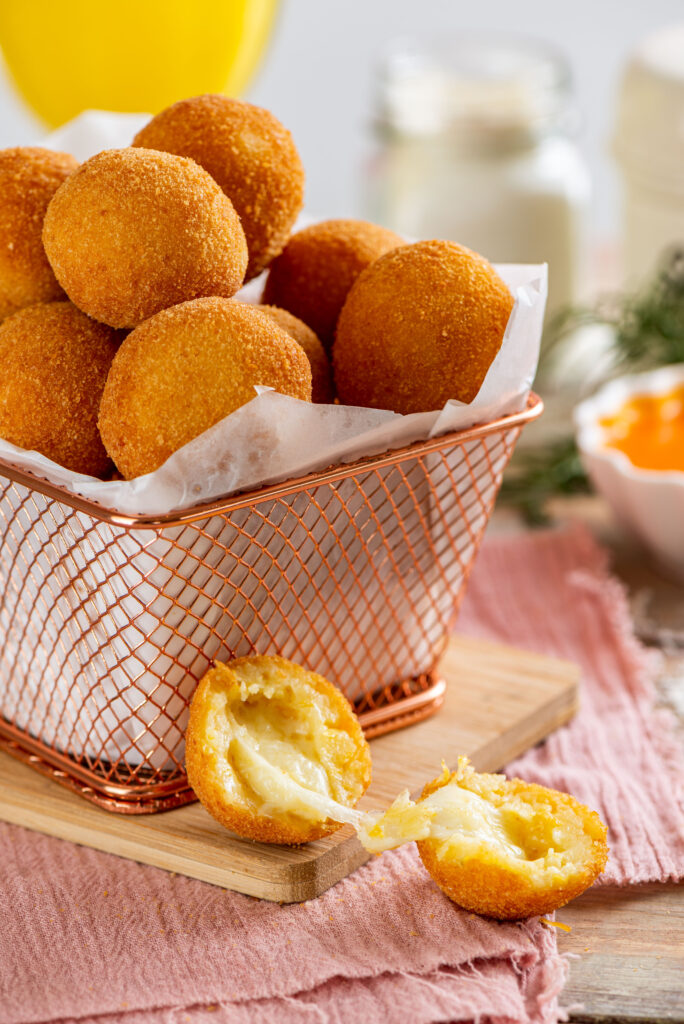 Bolinha de Queijo - Nair Salgados